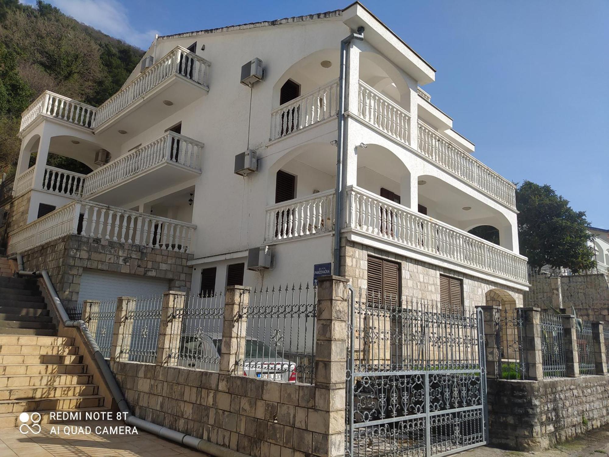 Nikolic Apartment *
